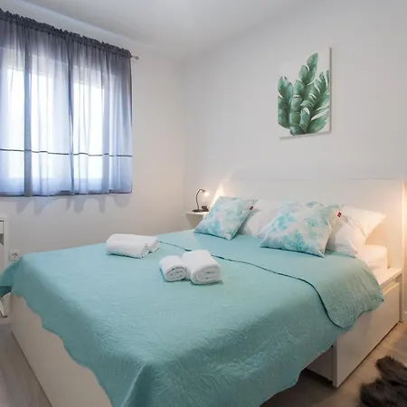 Delminium Apartment *