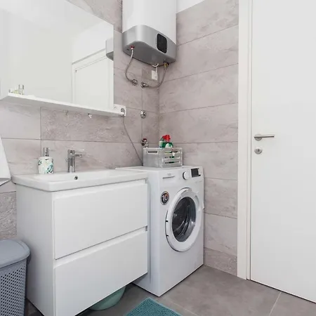 Delminium Apartment *